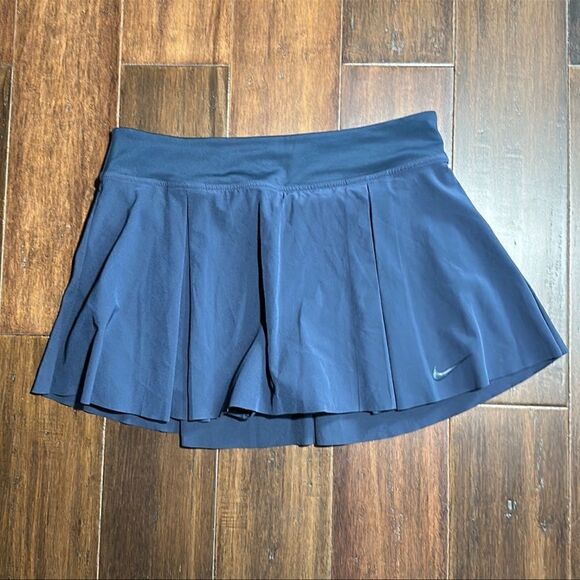 Nike Ladies Skort  - Picture 2 of 4